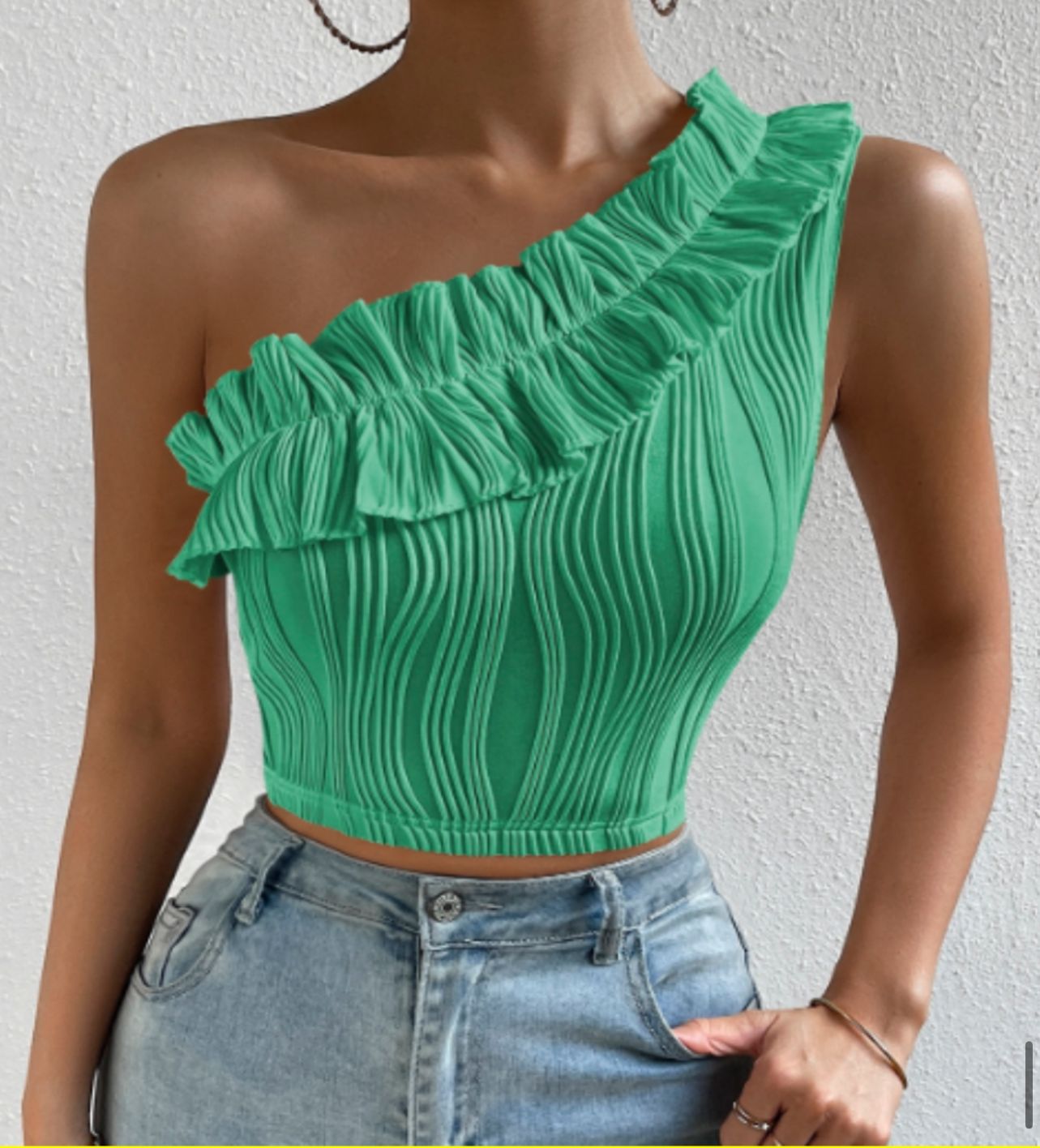 One Off Shoulder Ruffle & Random Line texture Crop Top