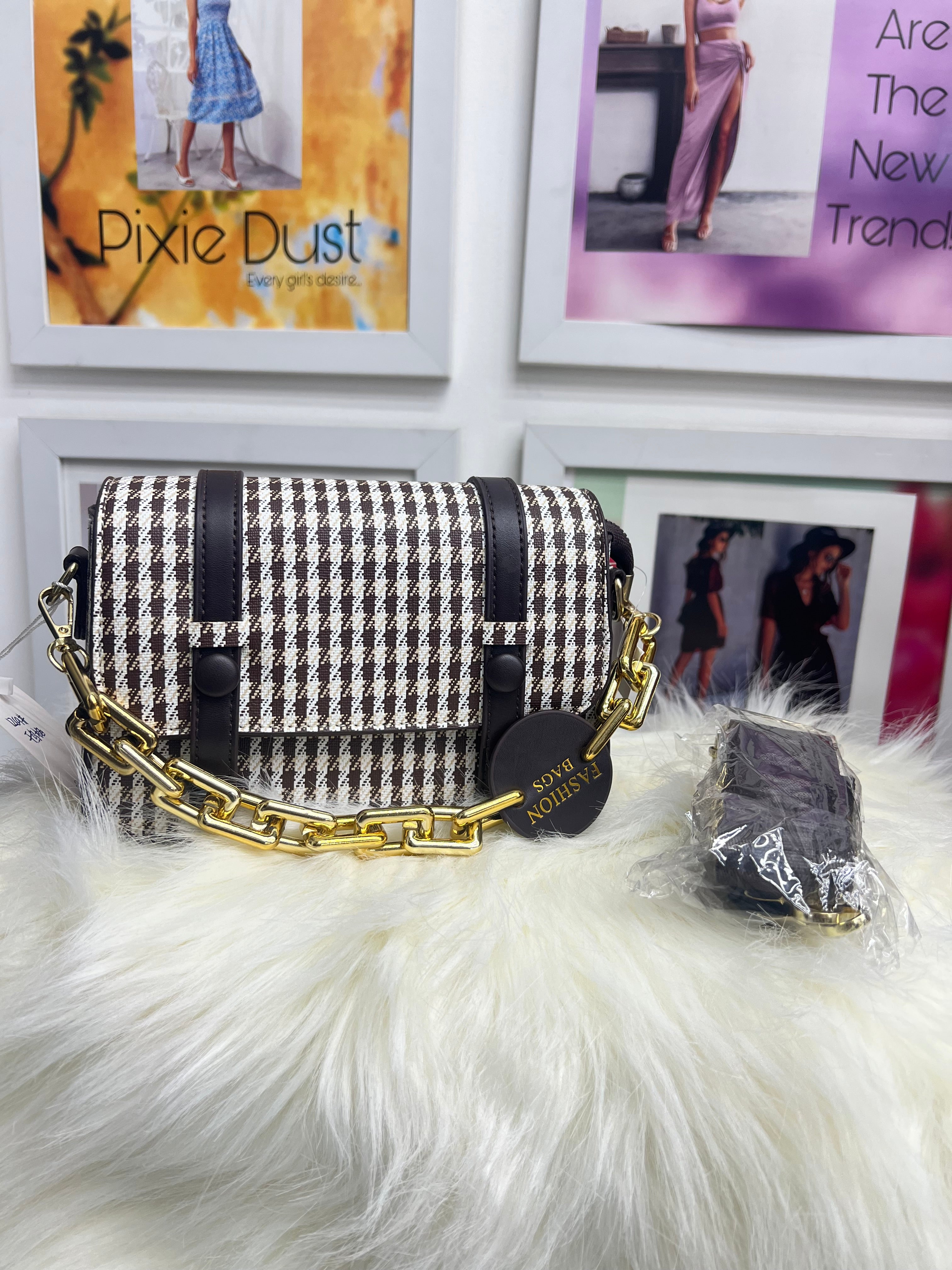 checkered shoulder bag with extra sling strap